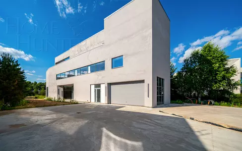 3-этажный коттедж 830 м² без отделки