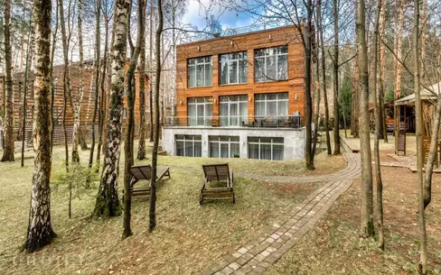 2-этажный коттедж 640 м² с отделкой