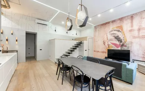 3-КОМН. КВАРТИРА С ОТДЕЛКОЙ 81 М² НА 2 ЭТАЖЕ