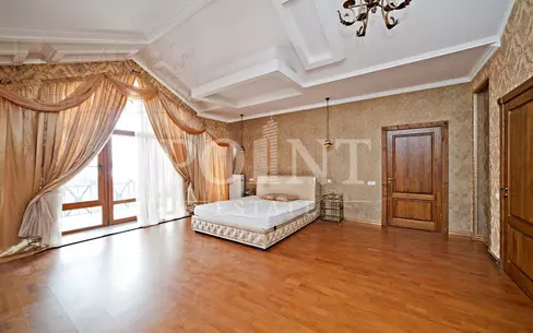 3-этажный коттедж 600 м² с отделкой