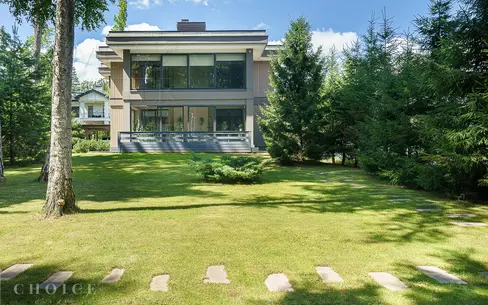 2-этажный коттедж 320 м² с отделкой