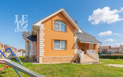 2-этажный коттедж 260 м² с отделкой