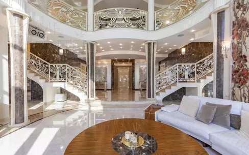 3-этажный коттедж 1 900 м² с отделкой