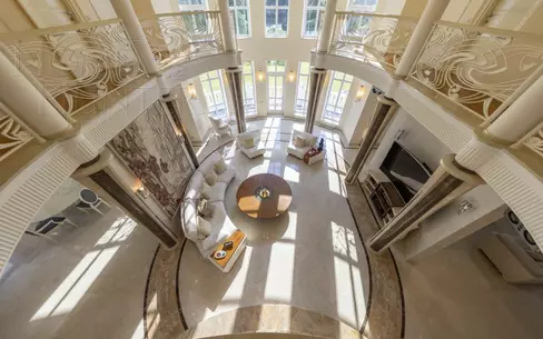 3-этажный коттедж 1 900 м² с отделкой