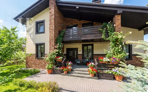 2-этажный коттедж 257.3 м² с отделкой