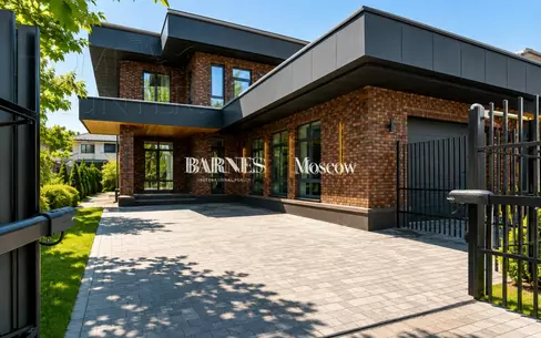 2-этажный коттедж 340 м² с отделкой