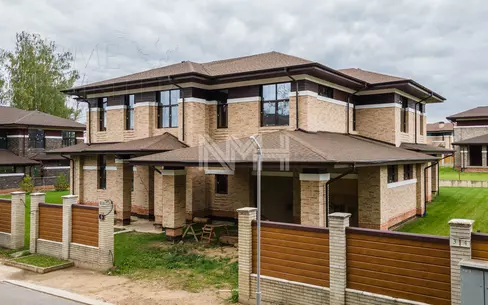 2-этажный коттедж 460 м² без отделки