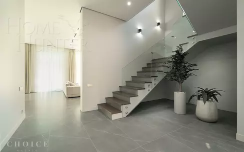 2-этажный коттедж 320 м² с отделкой