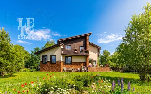 2-этажный коттедж 257.3 м² с отделкой