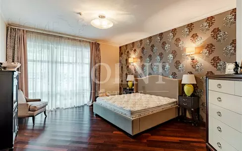 5-КОМН. КВАРТИРА С ОТДЕЛКОЙ 290 М² НА 2 ЭТАЖЕ