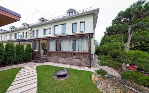 2-этажный таунхаус 240 м² с отделкой