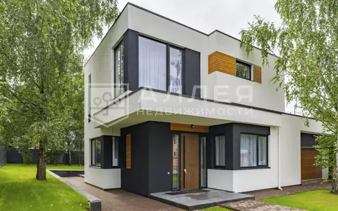 2-этажный коттедж 240 м² с отделкой