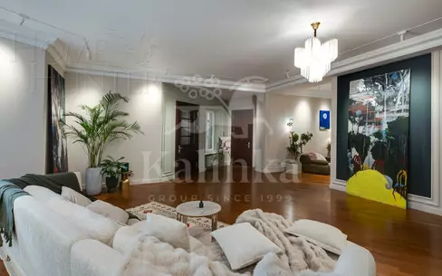 2-этажный коттедж 1 463 м² с отделкой