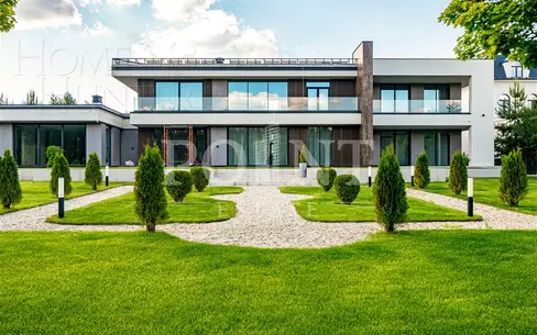 2-этажный коттедж 1 300 м² с отделкой