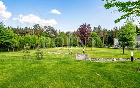 2-этажный коттедж 1 300 м² с отделкой