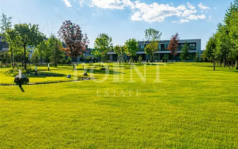 2-этажный коттедж 1 300 м² с отделкой