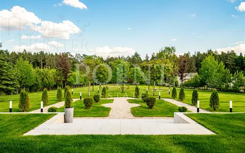 2-этажный коттедж 1 300 м² с отделкой