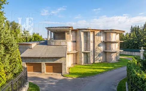 3-этажный коттедж 1 451 м² без отделки