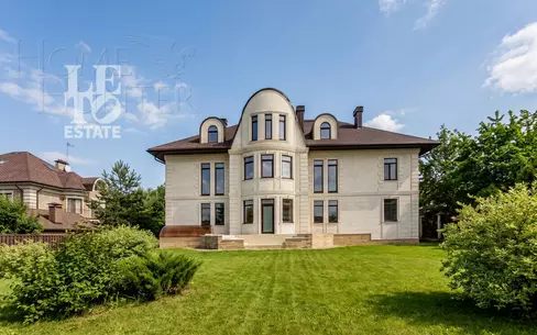 2-этажный коттедж 860 м² без отделки