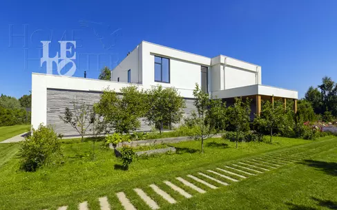 2-этажный коттедж 350 м² с отделкой