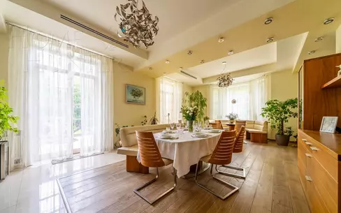 2-этажный коттедж 617.5 м² с отделкой