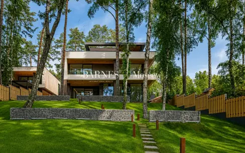 3-этажный коттедж 1 250 м² без отделки