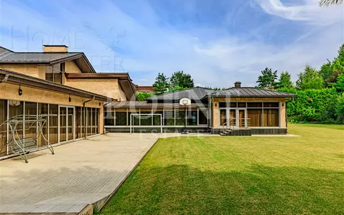 2-этажный коттедж 1 550 м² с отделкой