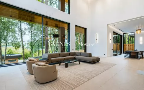 3-этажный коттедж 1 250 м² без отделки