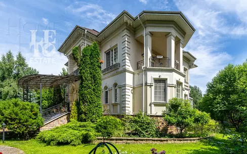 2-этажный коттедж 617.5 м² с отделкой