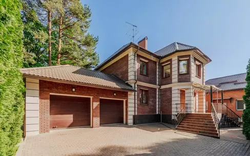 2-этажный коттедж 600 м² с отделкой