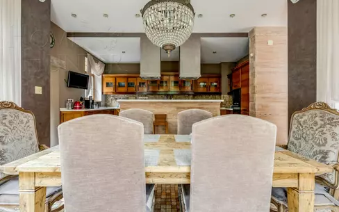 2-этажный коттедж 600 м² с отделкой
