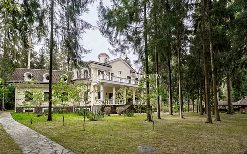 2-этажный коттедж 900 м² с отделкой