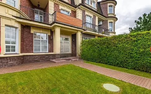 3-этажный таунхаус 375 м² с отделкой