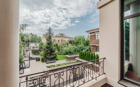 2-этажный коттедж 550 м² с отделкой