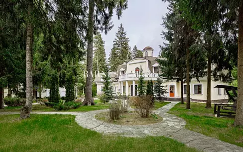 2-этажный коттедж 900 м² с отделкой