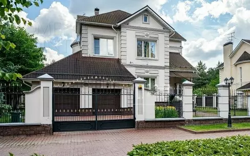 2-этажный коттедж 500 м² с отделкой