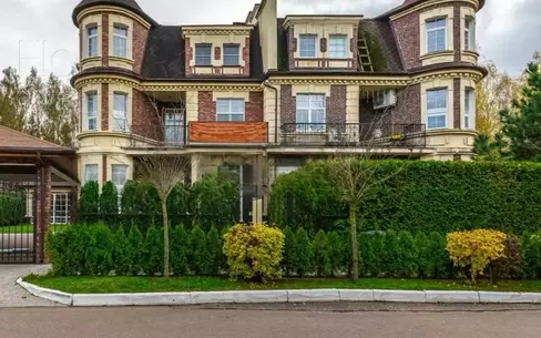 3-этажный таунхаус 375 м² с отделкой