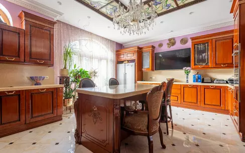 4-этажный таунхаус 320 м² с отделкой