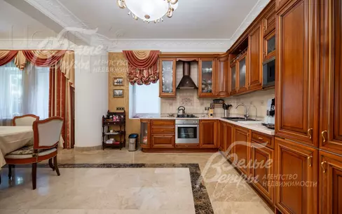 2-этажный коттедж 378 м² с отделкой