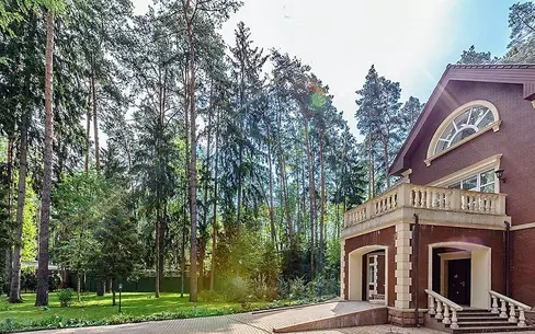 2-этажный коттедж 850 м² с отделкой