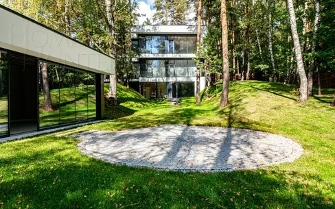 2-этажный коттедж 650 м² с отделкой