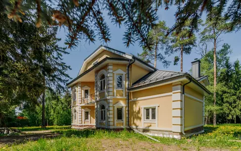 2-этажный коттедж 560 м² без отделки