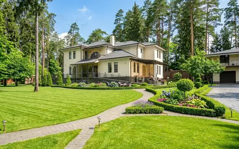 2-этажный коттедж 600 м² с отделкой