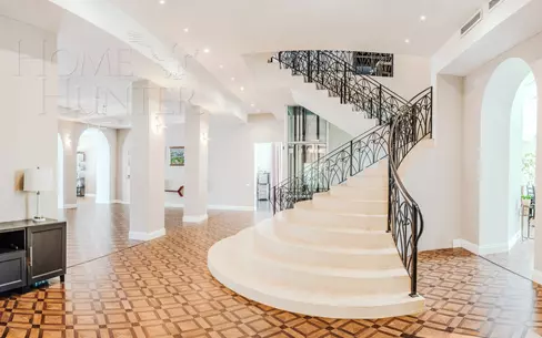 2-этажный коттедж 1 334 м² с отделкой