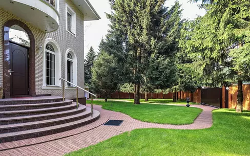 2-этажный коттедж 250 м² с отделкой
