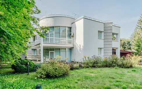 2-этажный коттедж 320 м² с отделкой