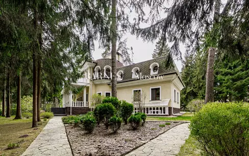 2-этажный коттедж 900 м² с отделкой