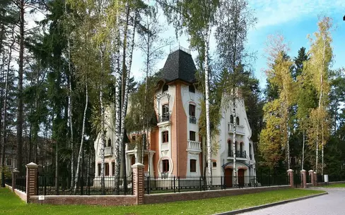 2-этажный коттедж 691 м² с отделкой