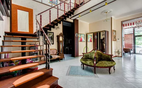 2-этажный коттедж 1 350 м² с отделкой
