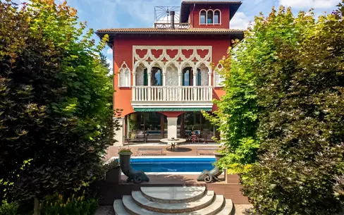2-этажный коттедж 350 м² с отделкой